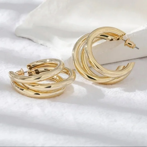 Gold Multi Hoop Chunky Earrings NWT - Picture 2 of 5